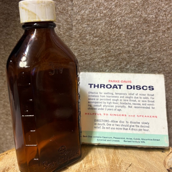 Vintage Nature's Herb Company Rose Water Bottle & 1976 Parke-Davis Throat Box - Picture 4 of 9